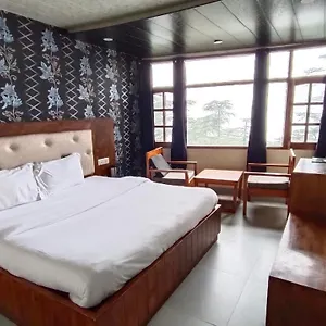 Royale - Near Mall Road Free Pickup From Railway Station Bed & Breakfast