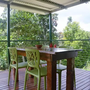  Holiday home Flower House Australia